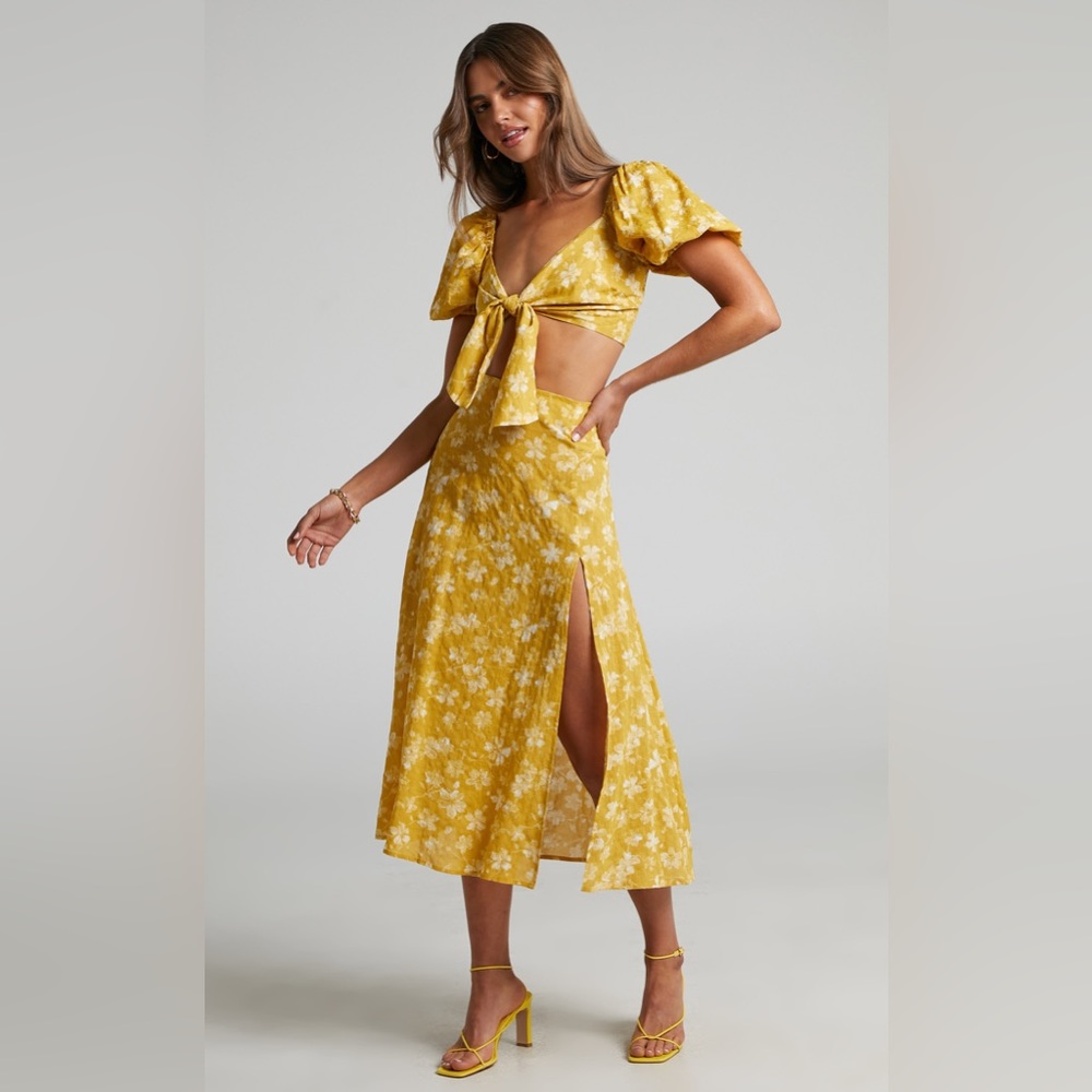 ZILDA TIE FRONT CROP TOP AND MIDI SKIRT TWO PIECE SET IN YELLOW FLORAL